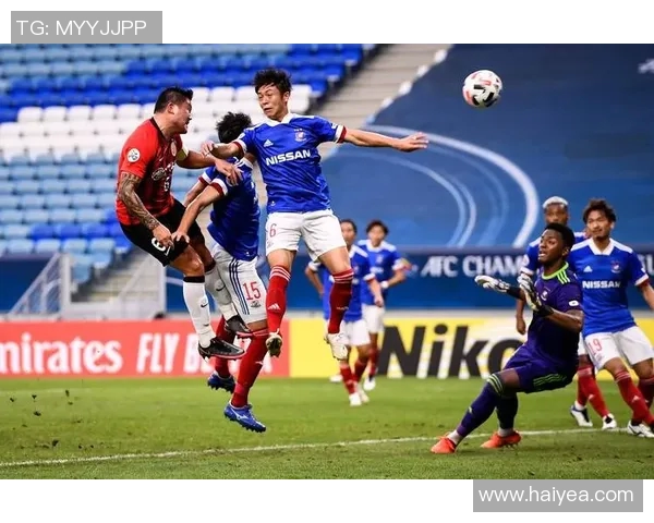 足球场上最顶尖球星的荣耀与传奇如何定义现代足球的巅峰对决 足球场上最顶尖球星的荣耀与传奇如何定义现代足球的巅峰对决